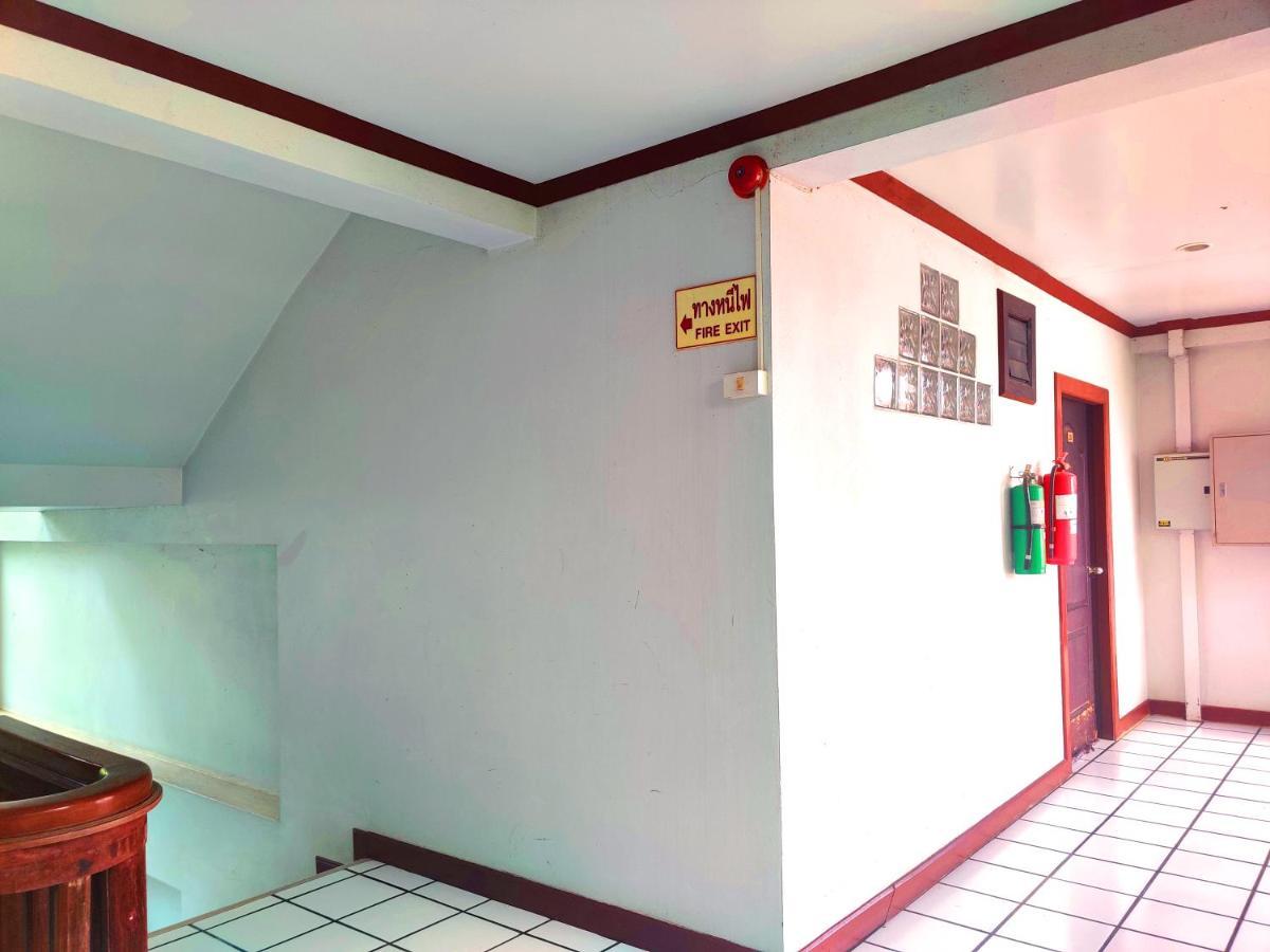 Thong Paeka Hotel Prasat Exterior foto