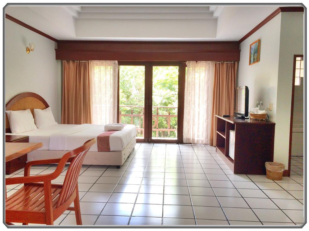 Thong Paeka Hotel Prasat Quarto foto
