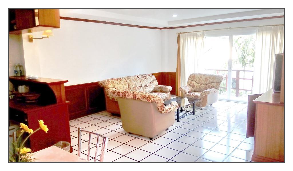 Thong Paeka Hotel Prasat Quarto foto